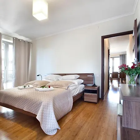 P&o Serviced Bukowinska Apartman Varsó
